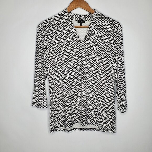 Talbots Tops - Talbots Womens Black White Floral V Neck Knit Blouse Size M 3/4 Sleeve Stretchy